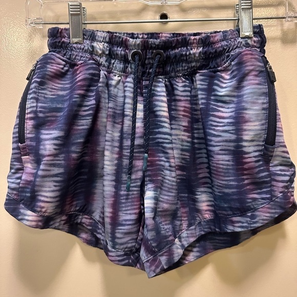 Athleta Girl All Play 3” Short in Shoreline Shibori Enchanted Blue, size L(12) - Picture 1 of 7